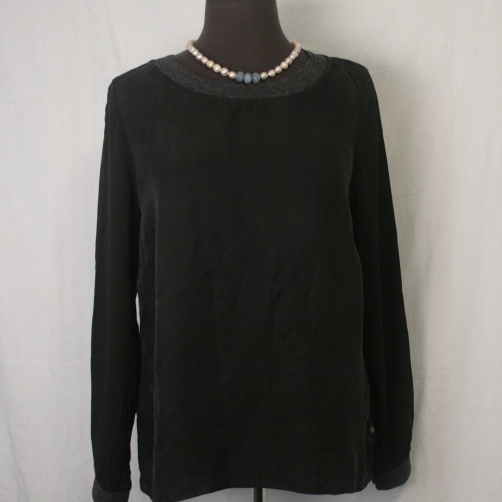 Black Crew Neck Pull Over Blouse